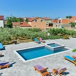 Apartman Franica With Heated Pool And Hot-tub - Two Bedroom With Terrace *