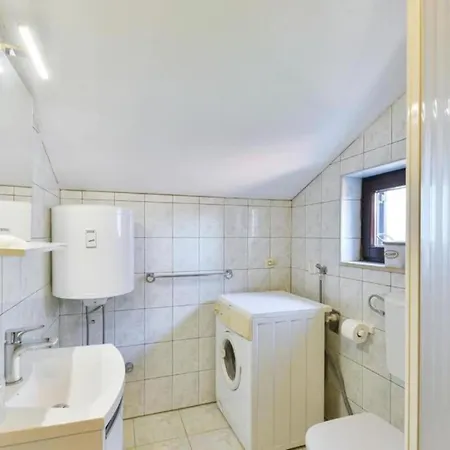Franica With Heated Pool And Hot-tub - Two Bedroom With Terrace * Privlaka (Zadar)