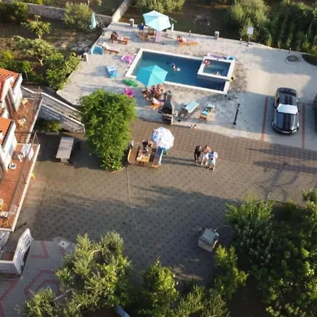 Franica With Heated Pool And Hot-tub - Two Bedroom With Terrace Privlaka (Zadar)