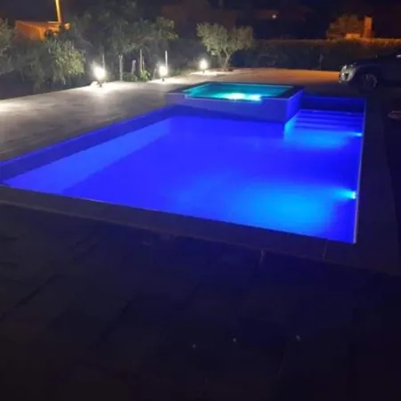 Apartmán Franica With Heated Pool And Hot-tub - Two Bedroom With Terrace Privlaka (Zadar)