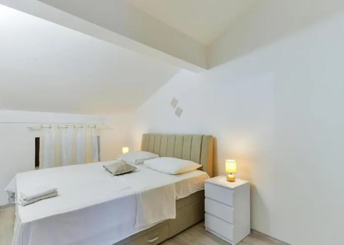 Апартаменты Franica With Heated Pool And Hot-tub - Two Bedroom With Terrace *
