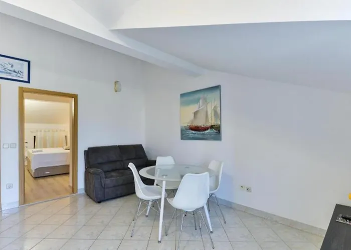 Franica With Heated Pool And Hot-tub - Two Bedroom With Terrace