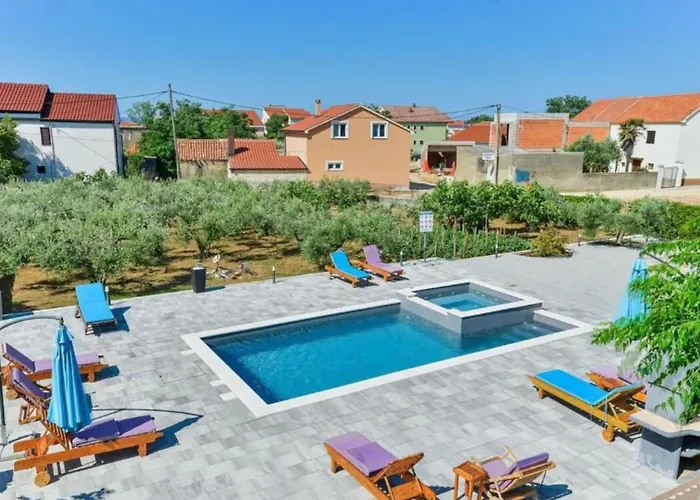 Апартаменты Franica With Heated Pool And Hot-tub - Two Bedroom With Terrace *